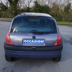 Renault Clio 2 1.2i Saint-Philbert-de-Grand-Lieu