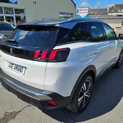 Peugeot 3008 1.5 BLUEHDI 130CH S&S ALLURE EAT8 Le Hom