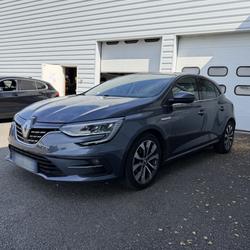 Renault Megane 4 techno Blue dCi 115 EDC Vitr&eacute;