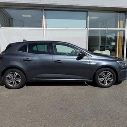 Renault Megane 4 Intens TCe 140 EDC FAP -21N Vitr&eacute;