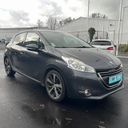 Peugeot 208 1.6 E-HDI 115 FELINE 5 portes  (janv. 2013) (co2 99) Ch&acirc;teau-Th&eacute;baud
