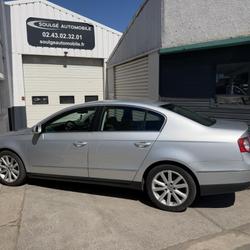 Volkswagen Passat V Sportline 2.0 16S TDI 140 DSG Soulg&eacute;-sur-Ouette