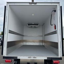 Iveco Daily 35S18 A8 3L CAISSE LAMBERET HAYON D HOLLANDIA 4 VERINS GROUPE CARRIER Chanas