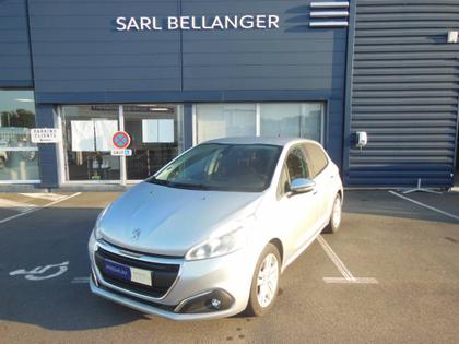 Peugeot 208 - Puretech 82 STYLE - 7 890 €