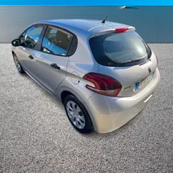 Peugeot 208 1.6 BlueHDi 100 S&S BVM5 Quelaines-Saint-Gault