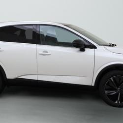 Nissan Qashqai Tekna 1.3 158 hp CVT 2WD H&eacute;nin-Beaumont