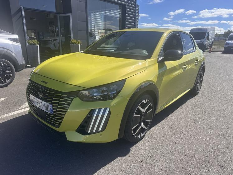 Peugeot 208  - Gt - 21 990 €