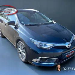 Toyota Auris Touring Sports 112 D-4D LOUNGE occasion - Auneau-Bleury-Saint-Symphorien - photo 2/44