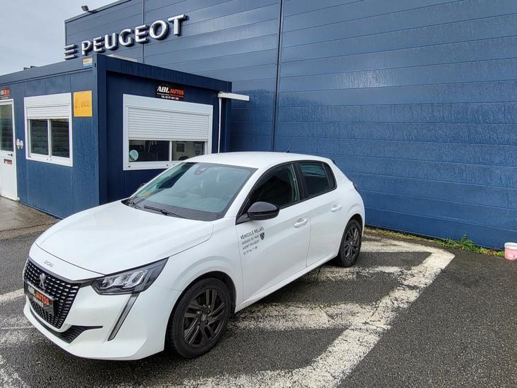 Peugeot 208  - 13 790 €
