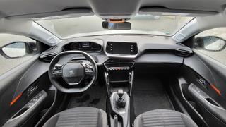 Peugeot 208  - photo 1