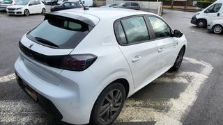Peugeot 208  - photo 2