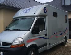 Renault Autres Renault - CONFORT DBLECAB L2H1 3T5 2.5DCI 150 E4 - 36 000 €