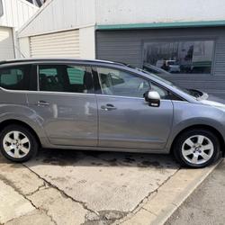 Peugeot 5008 2.0 HDI 150cv 7 places occasion - Soulg&eacute;-sur-Ouette - photo 3/22