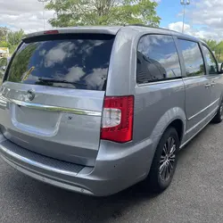 Lancia Voyager 2.8 MULTIJET S BY STADE FRANCAIS PARIS Auneau-Bleury-Saint-Symphorien
