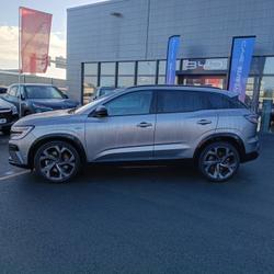 Renault Austral E-Tech hybrid 200 Iconic esprit Alpine occasion - Beaucouz&eacute; - photo 2/29