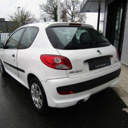 Peugeot 206+ 1.1 URBAN 5P Chevaign&eacute;