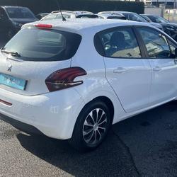 Peugeot 208 Puretech 68 LIKE Avrill&eacute;