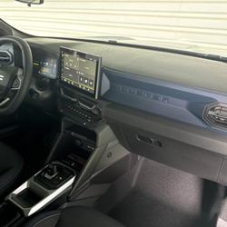 Dacia Duster journey hybrid 140 Saint-Fulgent