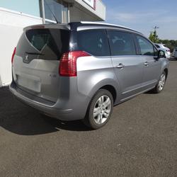 Peugeot 5008 1.6 BlueHDi 120 S&S EAT6 7 places Allure Vitr&eacute;