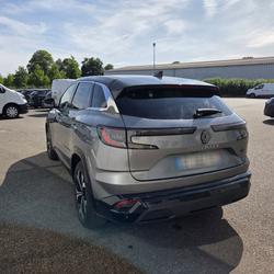Renault Austral TECHNO E-TECH HYBRIDE 200 -23 Vitr&eacute;