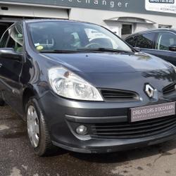 Renault Clio 3 1.2 16V 75CH AUTHENTIQUE 3P Saint-Maur-des-Foss&eacute;s