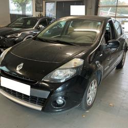 Renault Clio 3 Dynamique TomTom 1.2 TCE 100 Eco2 occasion - Ch&acirc;tillon-en-Vendelais - photo 2/9