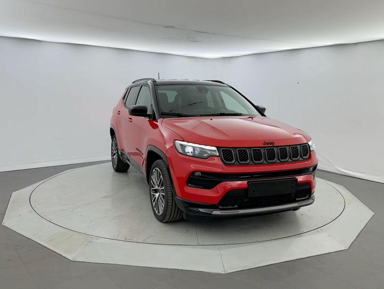 Jeep Compass  - 33 990 €