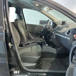 Renault Clio 3 Expression Clim 1.2 16v 75 Eco2 occasion - Ch&acirc;tillon-en-Vendelais - photo 3/6