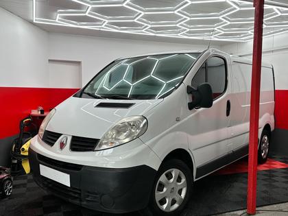 Renault Trafic - Passenger Expression 2.5 DCI 145 CH BOITE AUTOMATIQUE - 8 990 €