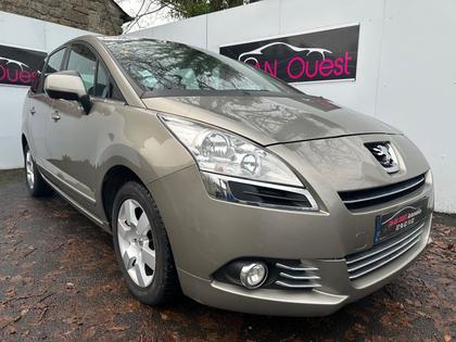 Peugeot 5008 - 1.6 HDI FAP PREMIUM 7PL - 8 990 €