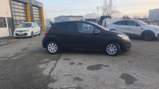 Peugeot 208  - photo 2
