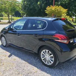 Peugeot 208 Allure Business 1.2 PureTech 110 ch &ndash; 2019 &ndash; 100 000 km Tarbes