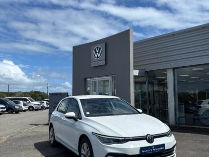 Volkswagen Golf 8 - Life  eTSI DSG - 21 900 €
