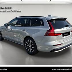 Volvo V60 V60 T6 Hybride Rechargeable 253 ch + 145 ch AWD Geartronic 8 Plus Style Dark 5p Lab&egrave;ge