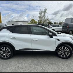 Renault Captur INITIAL PARIS E-TECH PLUG-IN 160 Beaupr&eacute;au-en-Mauges