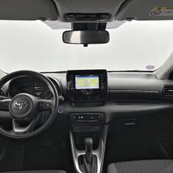 Toyota Yaris 116h Dynamic Business Beyond Zero Chauray