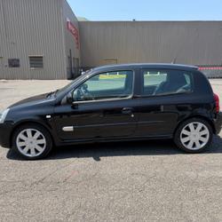 Renault Clio 2 -2.0 16V 169 ch &ndash; Entretien complet &ndash; Garantie possible Tarbes