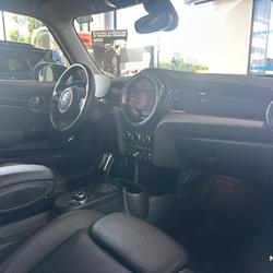 Mini Hatch Hatch 3 Portes Cooper SE 184 ch Edition Premium Compi&egrave;gne