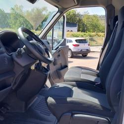 Renault Master blue dci 135 cv L2H2 Grand Confort 3300kg tva r&eacute;cup&eacute;rable ECRAN ATTELAGE occasion - Saint-Vallier - photo 2/9