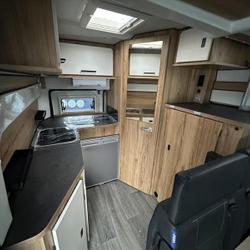 Fourgon Font Vendome FIAT DUCATO 2.2 L 140 CV FIATDUCATO 2.2L140CV La M&eacute;zi&egrave;re