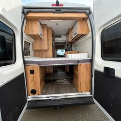 Fourgon Font Vendome FIAT DUCATO 2.2 L 180 CV La M&eacute;zi&egrave;re