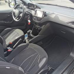 Peugeot 208 1.2 VTI ACTIVE 3P La Chevroli&egrave;re