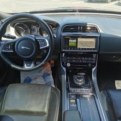 Jaguar XE 2.0D 180CH R-SPORT BVA8 La Chevroli&egrave;re