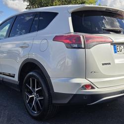 Toyota RAV4 143 D-4D 2WD Dynamic occasion - Les Garennes sur Loire - photo 3/17