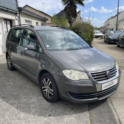Volkswagen Touran 2.0 TDI 140 cv SPORTLINE - Attelage Distribution &agrave; jour Saint-Barth&eacute;lemy-d'Anjou