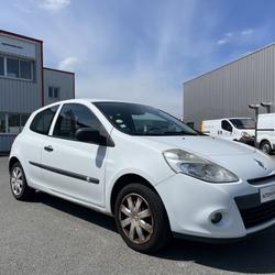 Renault Clio Societe 3 1.5dci 75ch soci&eacute;t&eacute; // GARANTIE 6 MOIS // Courroie neuve Pont-Saint-Martin