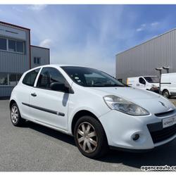 Renault Clio Societe 3 1.5dci 75ch soci&eacute;t&eacute; // GARANTIE 6 MOIS // Courroie neuve Pont-Saint-Martin