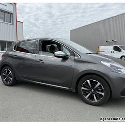 Peugeot 208 1.2L 110CH EAT6 TECH EDITION | 1&egrave;re Main Pont-Saint-Martin