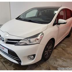 Toyota Verso 2.0 D-4D 124 BVM6 + TOIT PANO + ATTELAGE Chambray-l&egrave;s-Tours