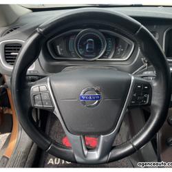 Volvo V40 II Cross Country D2 1.6 TDi 115 cv - Momentum - 2&egrave;me main Saint-Barth&eacute;lemy-d'Anjou